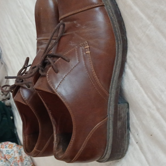 Shoes - Picture 2 of 3